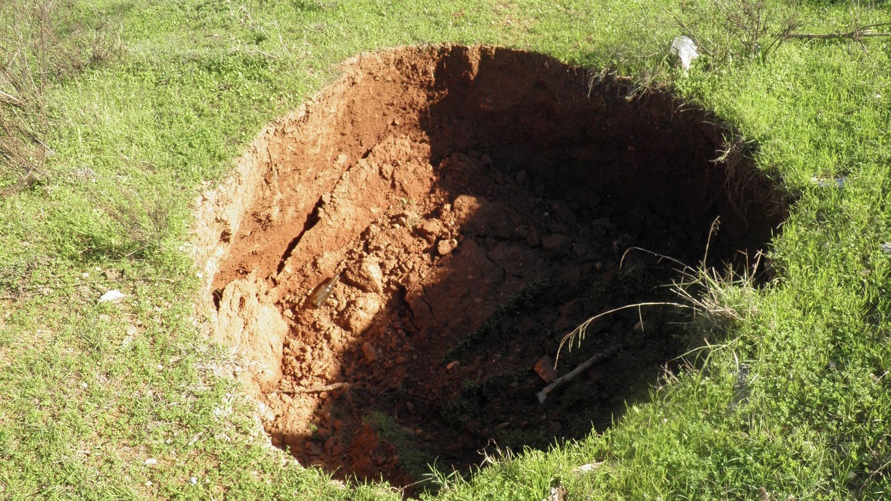 Golf Course Features Extra Big Holes to Make it Easier on New Golfers